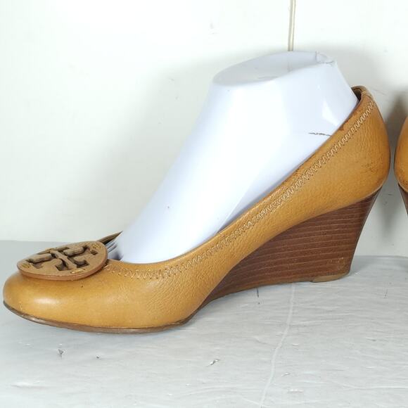 Tory Burch Women’s Sally US7,5M Brown Leather Logo Closed Toe Wedge Pumps Shoes - Picture 7 of 16